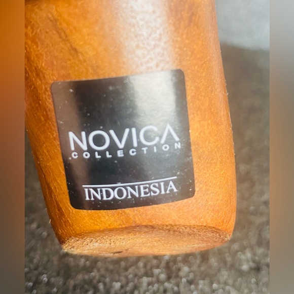 NOVICA COLLECTIONS Signed Handcarved Wooden Figurines embracing , Indonesia - Picture 4 of 6